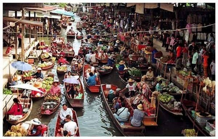 Damnoen Saduak Floating Market